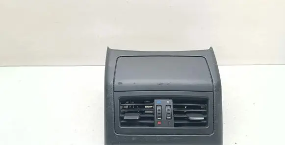 BMW 3 E90 E91 Rear air vent grill 7132381 51167132381