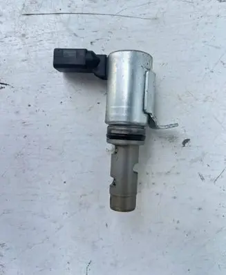 Volkswagen Touran II Camshaft vanos timing valve 03c906455A