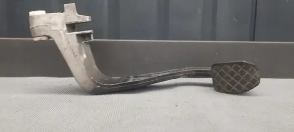 Audi A4 S4 B5 8D Clutch pedal 8D1721316D