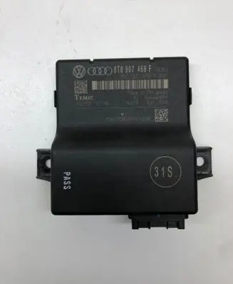 Audi A5 8T 8F Gateway control module 8T0907468F