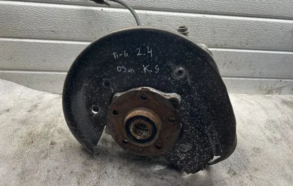 Audi A6 S6 C5 4B Rear wheel hub