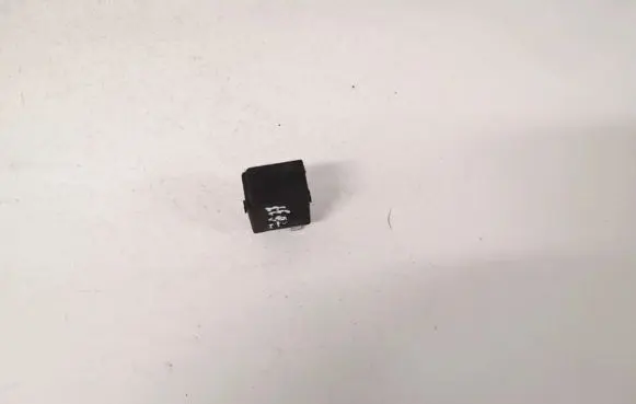 Mercedes-Benz C W203 Other relay 0025421119 4ra007813-00