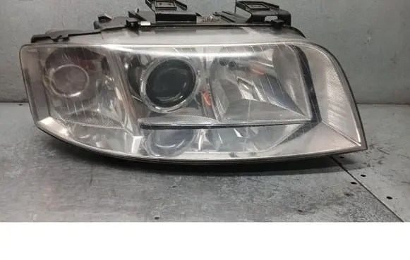 Audi A6 Allroad C5 Front reflector 