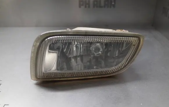 Toyota Previa (XR30, XR40) II Front fog light 11476750