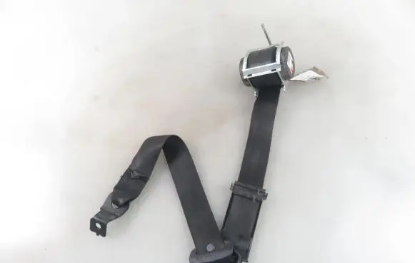 Opel Zafira B Front seatbelt 560834901