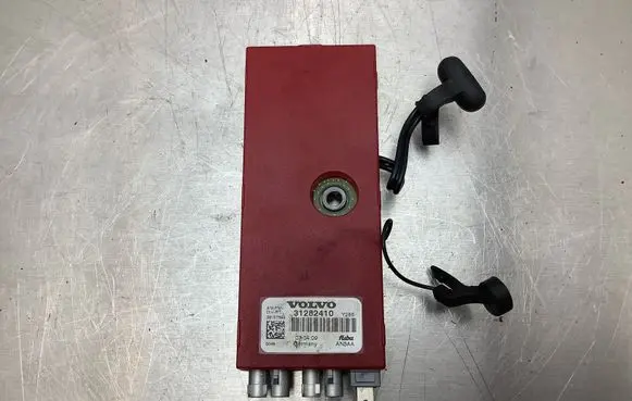 Volvo V70 Aerial antenna amplifier 31282410 28197566