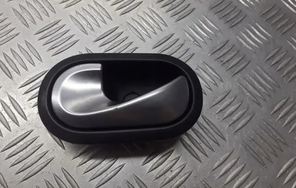 Renault Megane II Front door interior handle 8200028487