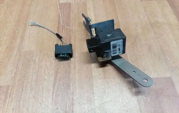 Renault Espace IV Headlight/headlamp level sensor 8200422686 89901401 89900832