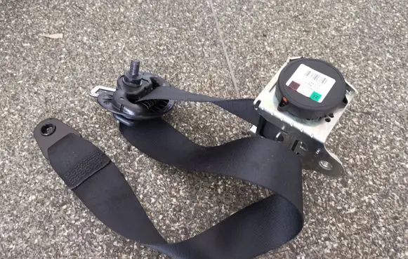 Mini One - Cooper Coupe R56 Front seatbelt