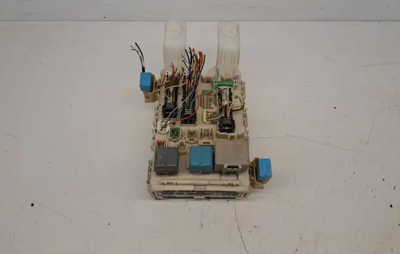 Toyota Yaris Fuse module PPT25P5