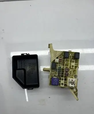 Toyota Yaris Fuse module