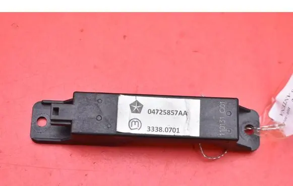 Jeep Grand Cherokee Aerial GPS antenna 04725857AA