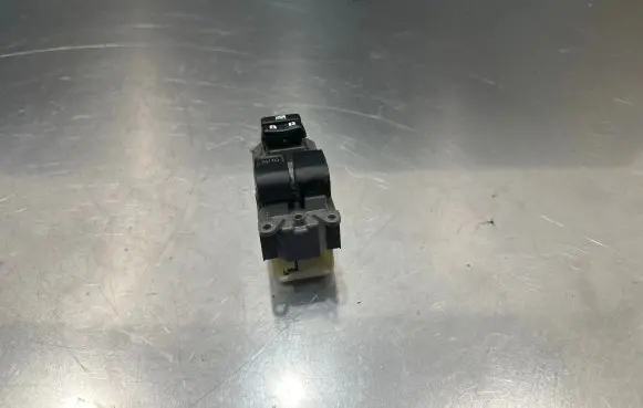Toyota Yaris Electric window control switch 9890199