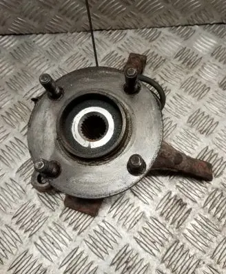 Mitsubishi Colt Front wheel hub
