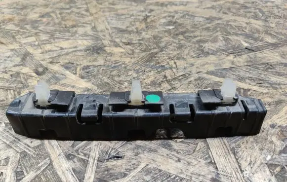 Hyundai i10 Front bumper mounting bracket 86516B9000