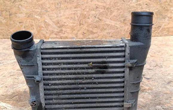 Seat Exeo (3R) Intercooler radiator 8E0145805AA