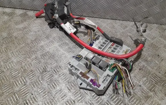Jaguar XF Fuse box set 8X2T14B476BD 7340955340