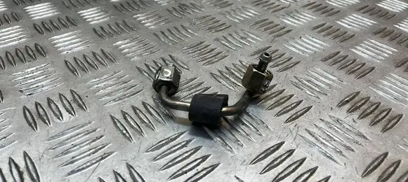 Skoda Octavia Mk3 (5E) Fuel injector supply line/pipe 