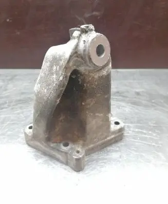 Mercedes-Benz S W221 Engine mounting bracket A6422230504