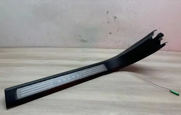 Volvo S90, V90 Front sill trim cover 31377617