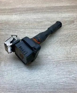 BMW 3 E36 High voltage ignition coil 1703227 0221504004
