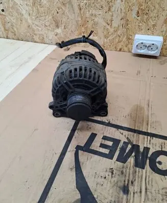 Volkswagen Golf IV Generator/alternator 028903028E 0124515010