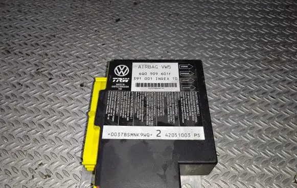 Volkswagen Polo IV 9N3 Airbag control unit/module 6Q0909601F