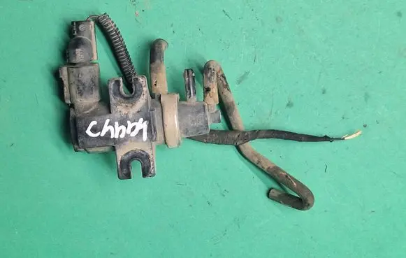 Volkswagen Caddy Turbo solenoid valve 1J0906627C