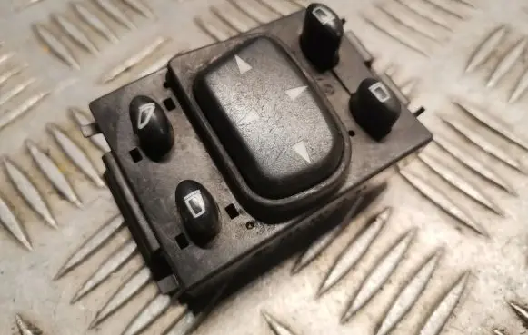 Mercedes-Benz S W220 Wing mirror switch 2208211551
