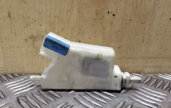 Fuel tank cap lock motor