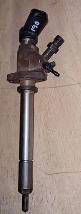 Volvo V70 Fuel injector 9657144580