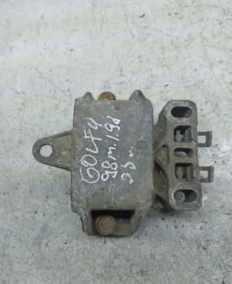 Volkswagen Golf IV Engine mount bracket