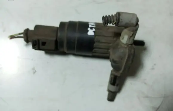 Skoda Octavia Mk2 (1Z) Windscreen/windshield washer pump