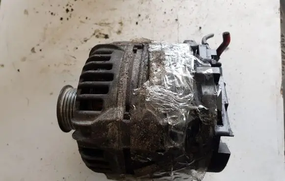 Opel Zafira A Generator/alternator 0124415005