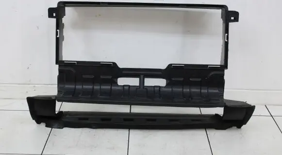 Land Rover Freelander 2 - LR2 Intercooler air channel guide 6H5217F017