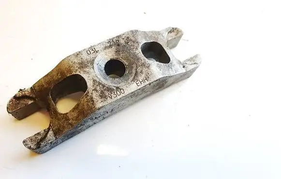 Volkswagen Transporter - Caravelle T5 Fuel Injector clamp holder 03l216 v300ehh