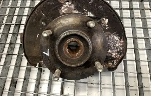 Mitsubishi Colt Front wheel hub spindle knuckle 
