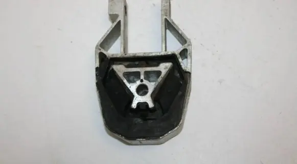 Volvo V50 Engine mount bracket 51456412