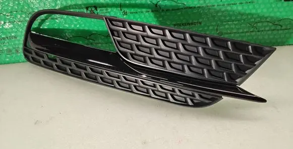 Audi A5 8T 8F Front fog light trim/grill 8T0807682H 8T0807682