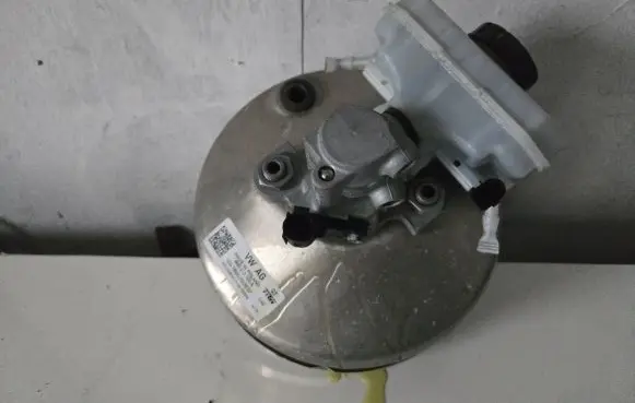 Audi Q7 4M Brake booster 4M0612103A