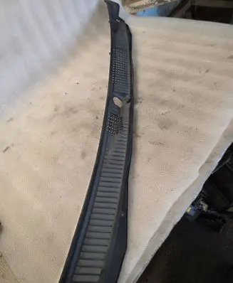 Mitsubishi Pajero Wiper trim MR416416