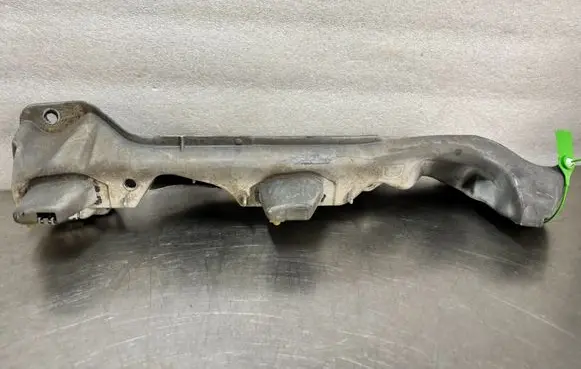 Renault Kangoo III Fender mounting bracket 8200381902