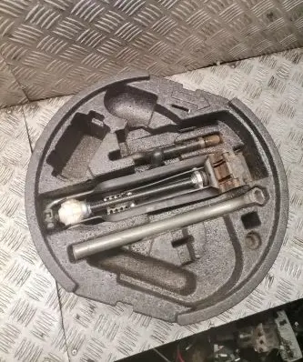 Skoda Octavia Mk2 (1Z) Tool set 1z0012115b