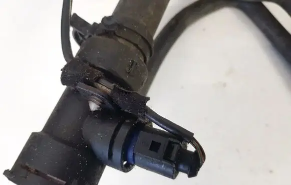 Volkswagen PASSAT B5.5 Sensor 4b0975712