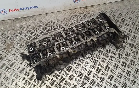 BMW 5 F10 F11 Engine head 11127812927 7812929