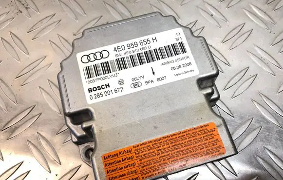 Audi A8 S8 D3 4E Airbag control unit/module 4E0959655H 4E0910655D 0285001672