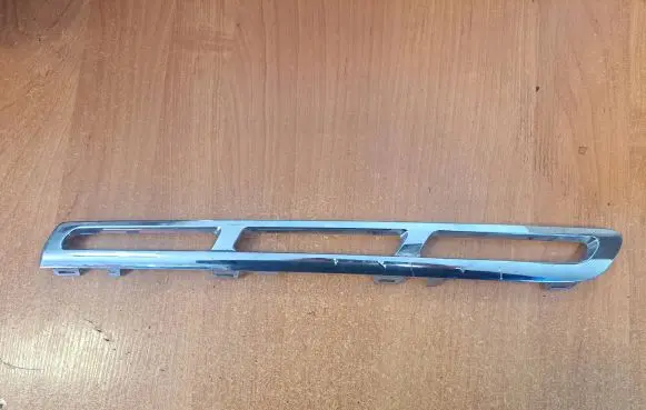 Mercedes-Benz GLS X166 Front bumper upper radiator grill A1668881785