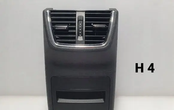Skoda Octavia Mk3 (5E) Rear air vent grill 