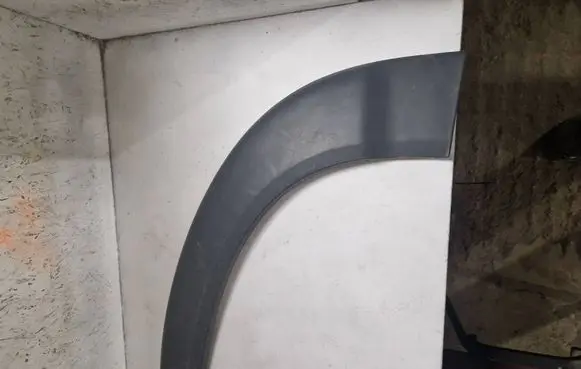 Front arch trim