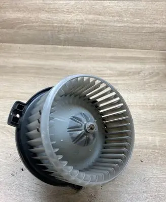 Toyota Avensis T250 Heater fan/blower MF0160700600 0130101602